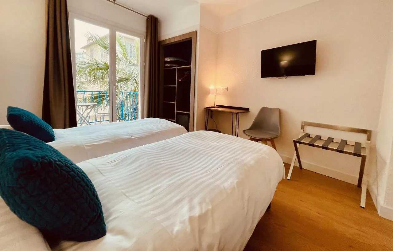 Hotel Courbet جوان ليه باه