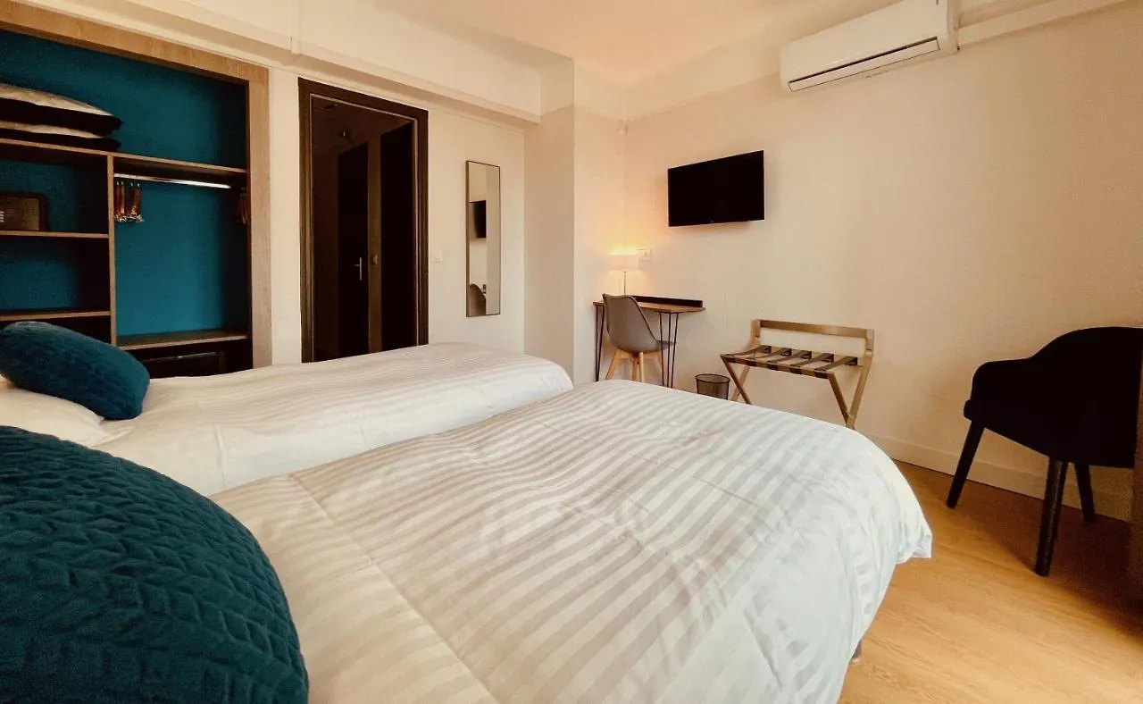Hotel Courbet جوان ليه باه