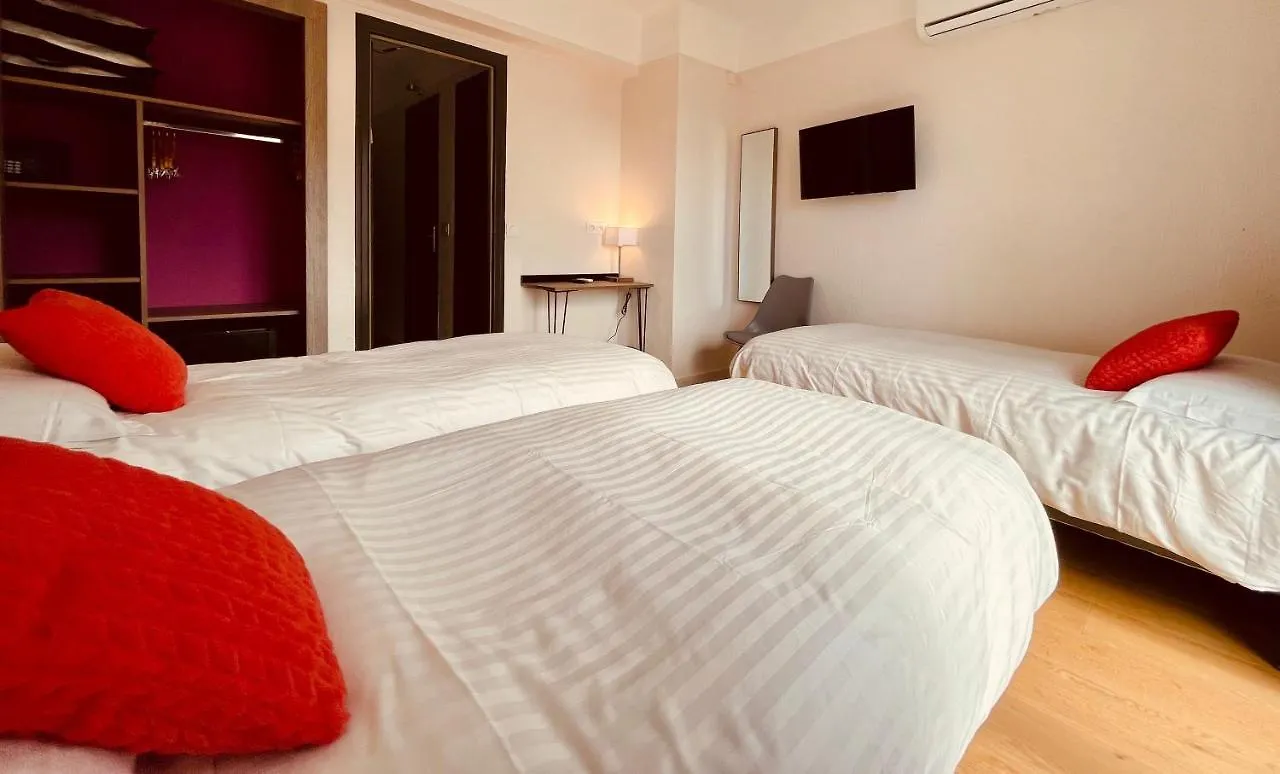 Hotel Courbet جوان ليه باه