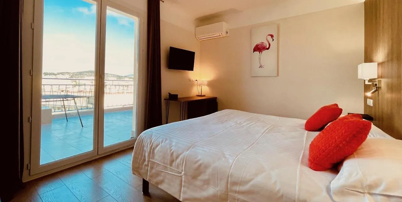 Hotel Courbet Juan-les-Pins 3*,