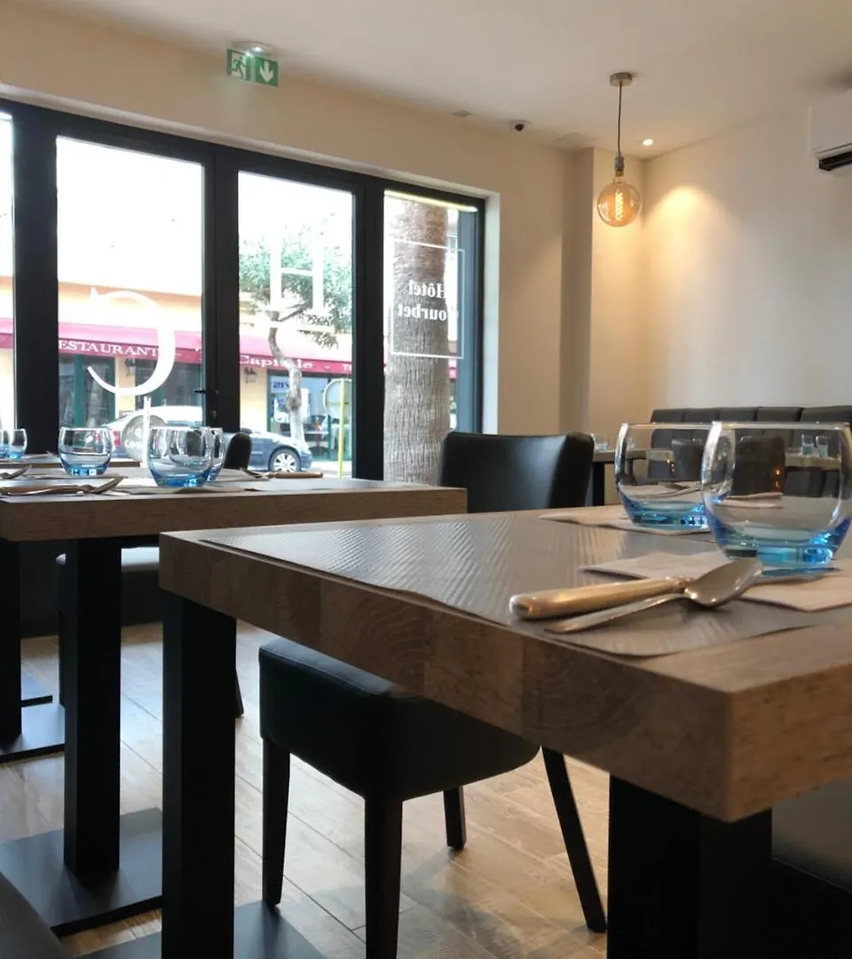 Hotel Courbet Juan-les-Pins Fransa