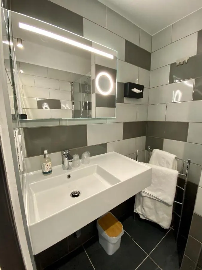 Hotel Courbet Juan-les-Pins