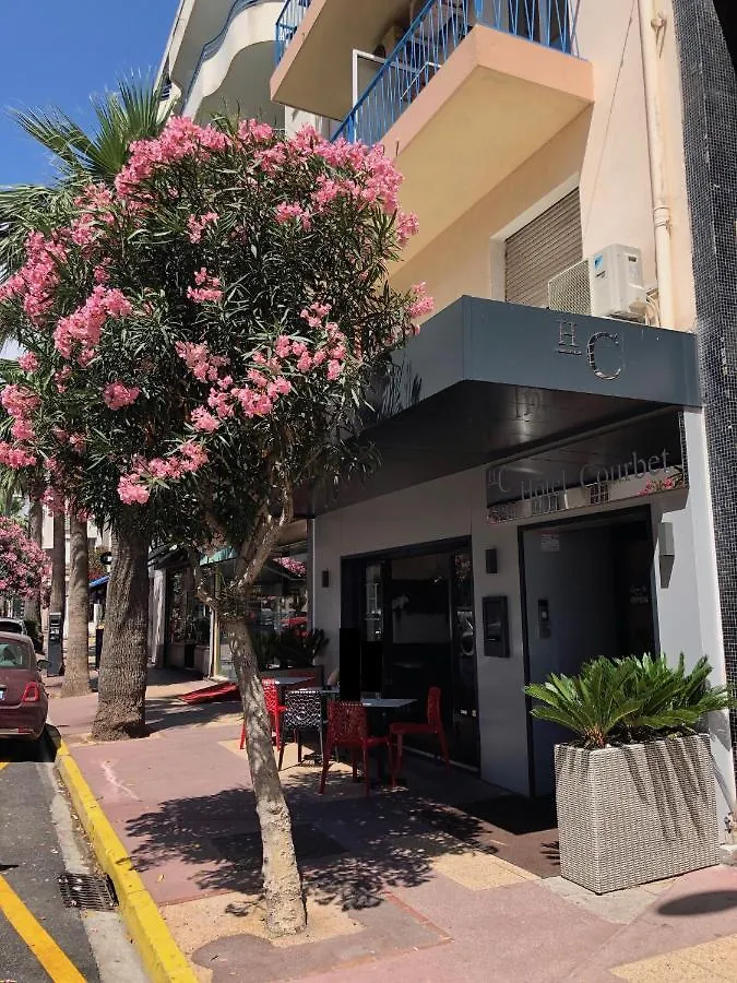 Hotel Courbet Juan-les-Pins 3*,